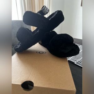 Women’s black UGG OH YEAH SANDAL/slipper/slides SIZE 9